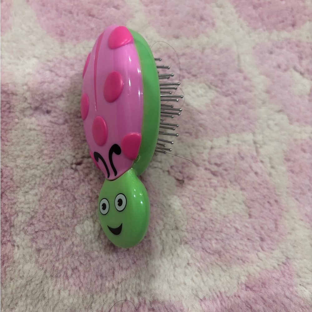AG Wellie Wishers Little Ladybug Hairbrush